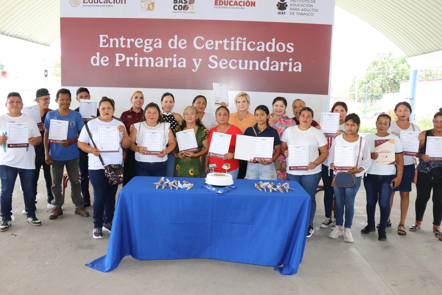 Entrega de certificados en Ingenio Santa Rosalía, Cárdenas