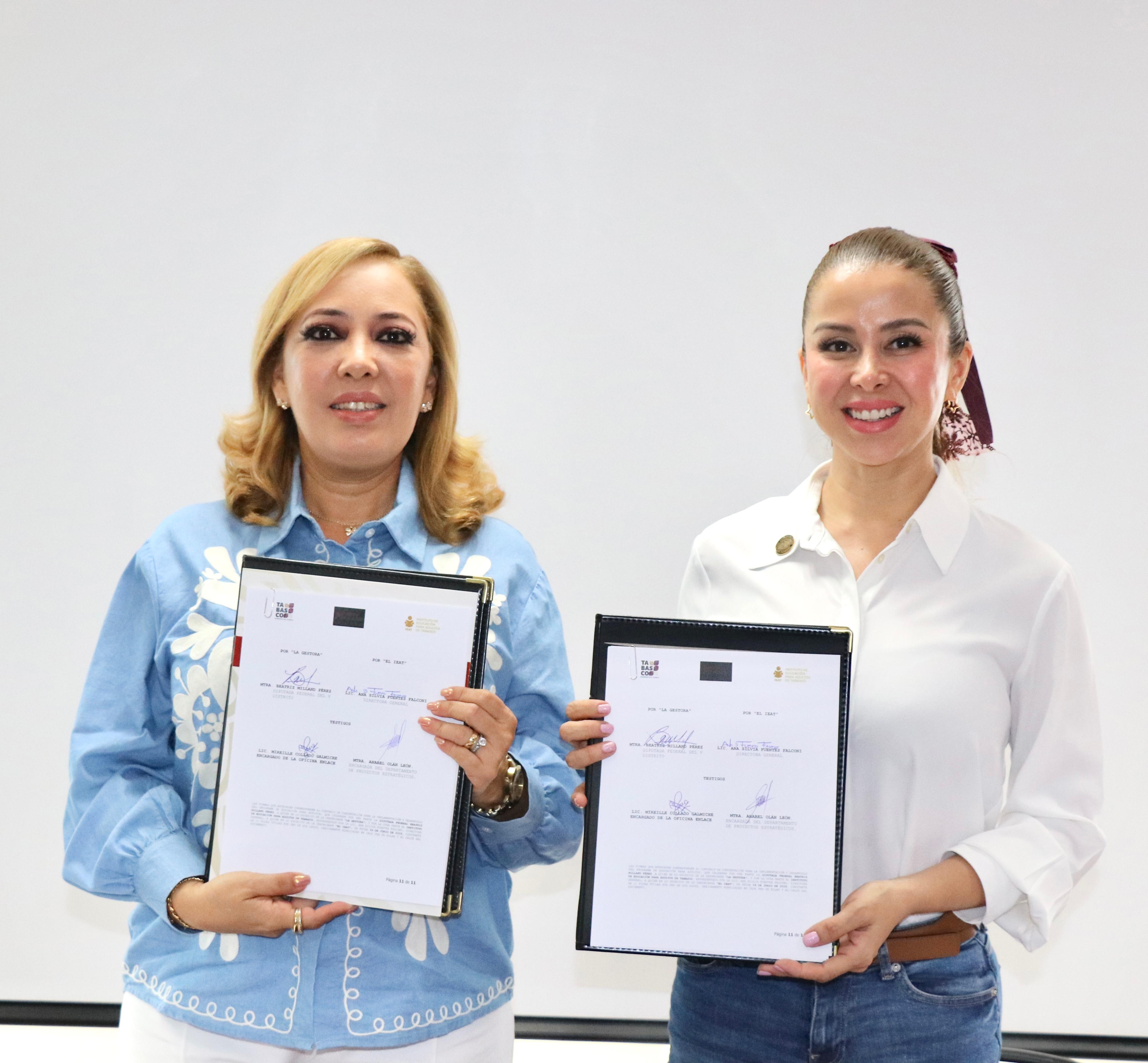 Firma de convenio IEAT-Diputada federal Beatriz Milland Pérez