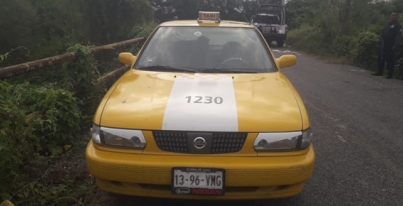 Policías de Nacajuca recuperan un taxi