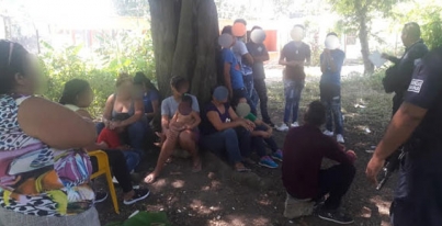 Policías de Nacajuca, aseguran y resguardan a 17 extranjeros en situación migratoria irregular  en la Ranchería Saloya 2da. sección