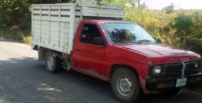 La Policía de Huimanguillo aseguró una camioneta Nissan que contaba con reporte de robo y contenía 2 mil litros de hidrocarburo.