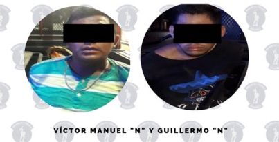 Elementos de la Policía Estatal aseguraron a dos masculinos: Víctor “N” y Guillermo “N” por robo con violencia a comercio en la calle Mártires de Cananea, Colonia Indeco.