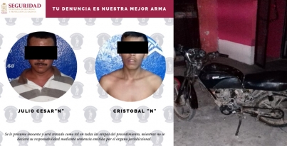 Policías de Tacotalpa aseguraron a dos masculinos por robo de un teléfono celular a un transeúnte.