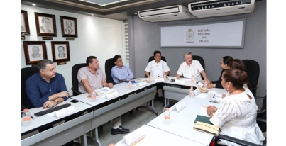 ‪El Secretario Ángel Mario Balcázar Martínez asistió a la reunión con el Fiscal Jaime Humberto Lastra Bastar.