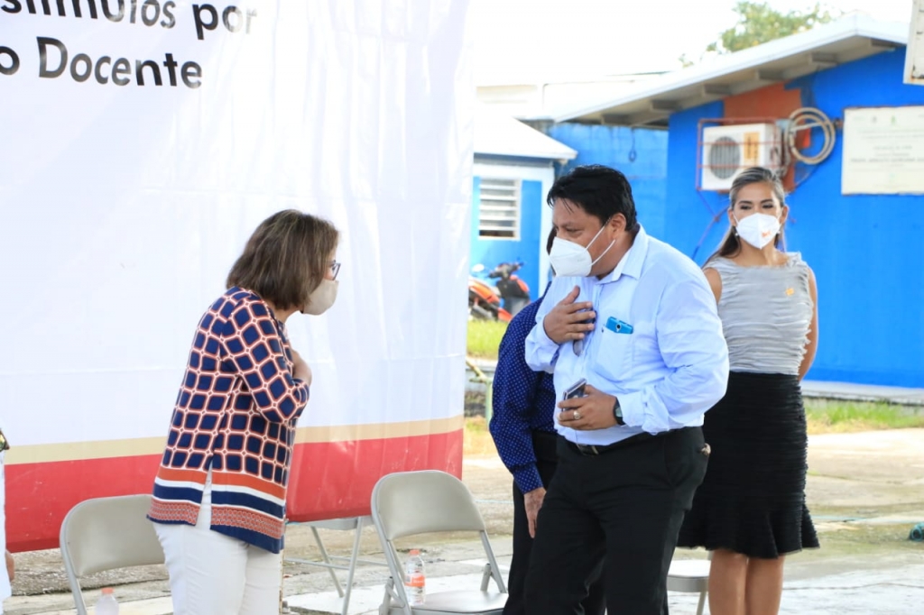 Entrega Estímulos Docentes Huimanguillo 12_0.jpg