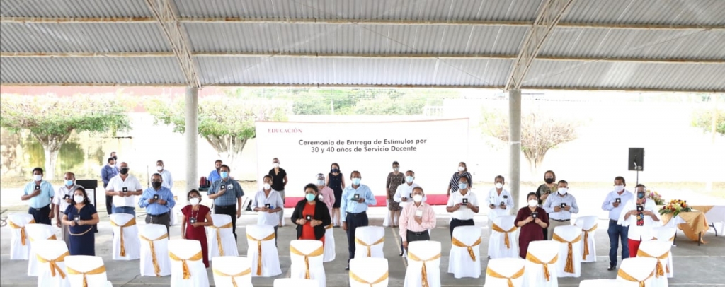Entrega de Estímulos Docentes Nacajuca 1_0.jpg