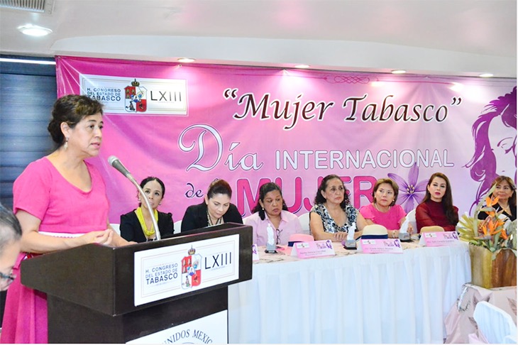 Recibe presea la Secretaria de Educación (2)_0.jpeg