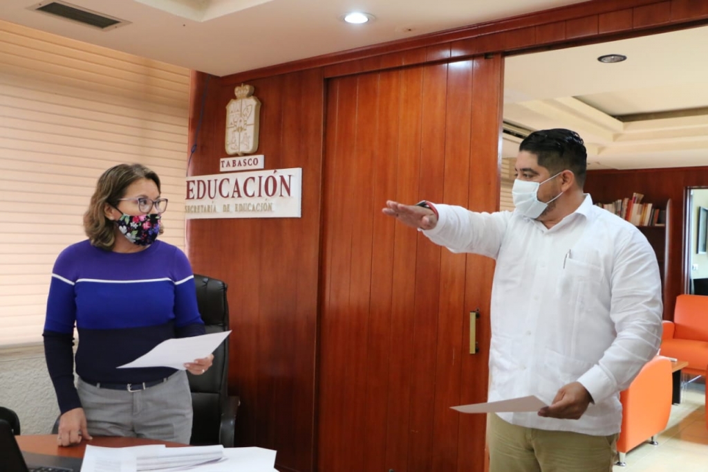 Toma de protesta Director Escuela Normal 9.jpg