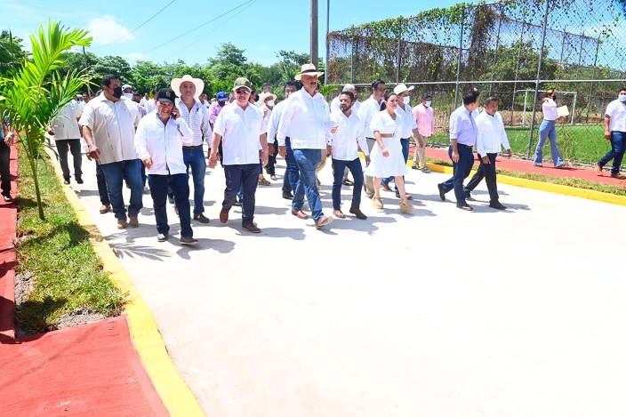 02 Inauguración de calle en la colonia Villa Las Flores (33).jpeg