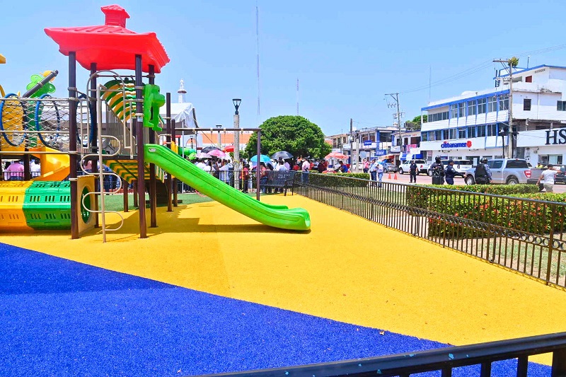 02-Supervisión de la rehabilitación del Parque Central Quintín Araúz (1).jpg