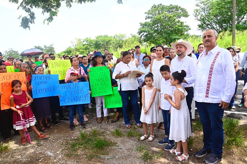 03-Inauguración de pavimento asfáltico Tenosique-Mactún (12).jpg