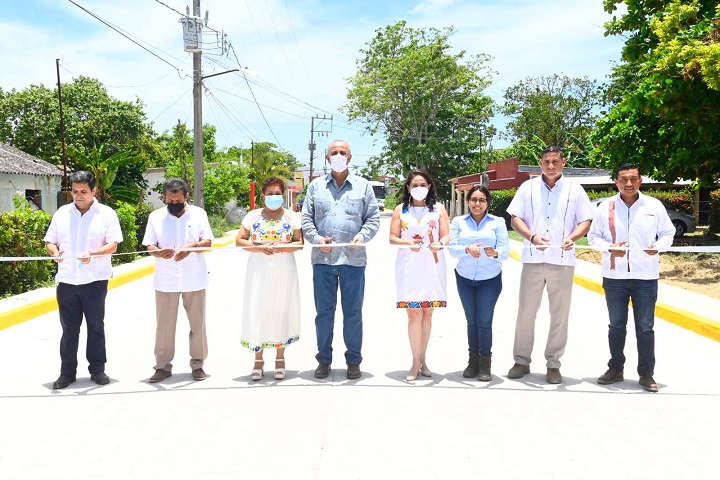 04 Inauguración de calles Primero de Mayo y 10 de Mayo (30).jpeg