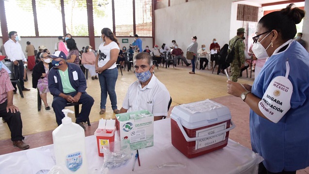 Aplicación de vacunas ranchería Yoloxóchilt segunda sección (5).jpeg