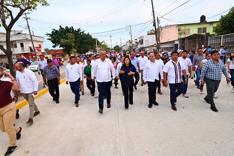 BOLETÍN 297 EJECUTIVO INAUGURA CARLOS MERINO OBRAS QUE PONEN FIN A LA PENUIMBRA EN GAVIOTAS SUR 07032023 (2).jpg