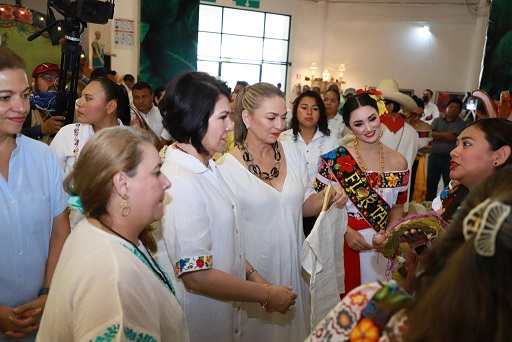 BOLETÍN 598 DIF VISITA PRESIDENTA DEL DIF TABASCO PABELLÓN ARTESANAL 02052023 (21).jpg