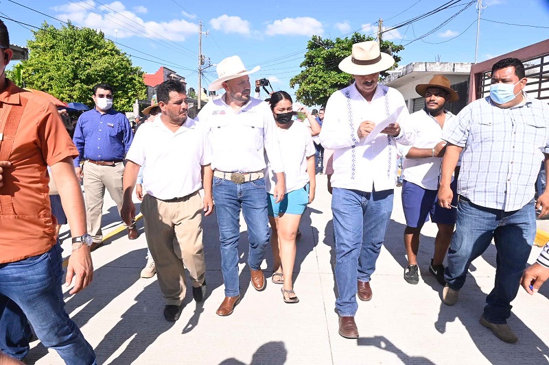 BOLETÍN 754 MERINO CALLES PAVIMENTADAS Y MEJORES SERVICIOS PÚBLICOS SELLO DE 4T EN TENOSIQUE 29042022 (19).jpg