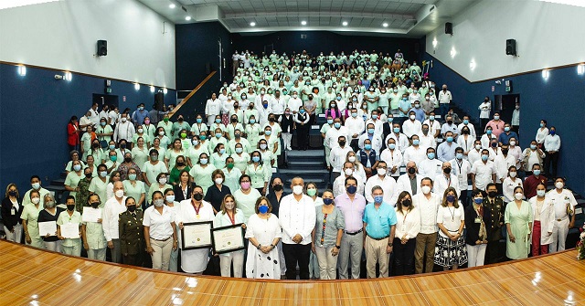 ENTREGA DE RECONOCIMIENTOS Y MEDALLA AL MÉRITO EN TRABAJO SOCIAL 19082022 (1).jpg