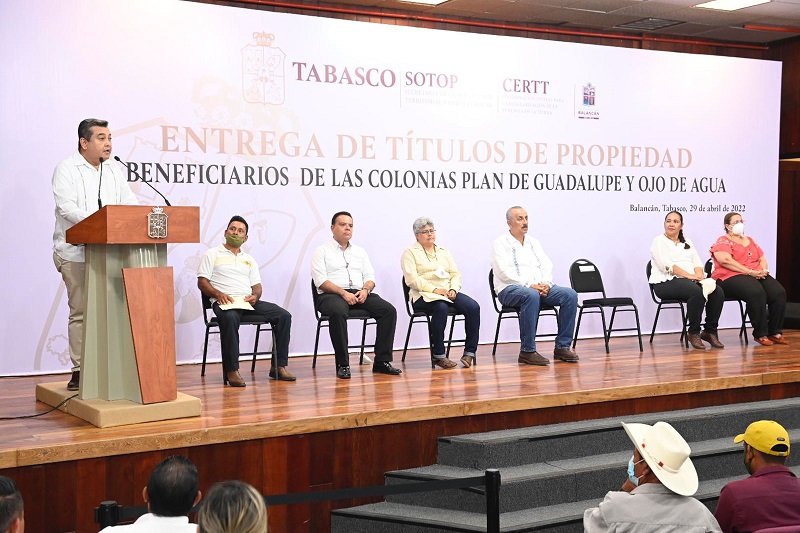 Entrega de Titulos de propiedad en Balancán  (1)_0.jpg