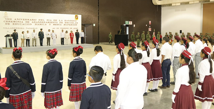 FOTO AALH DÍA DE LA BANDERA (5).jpeg