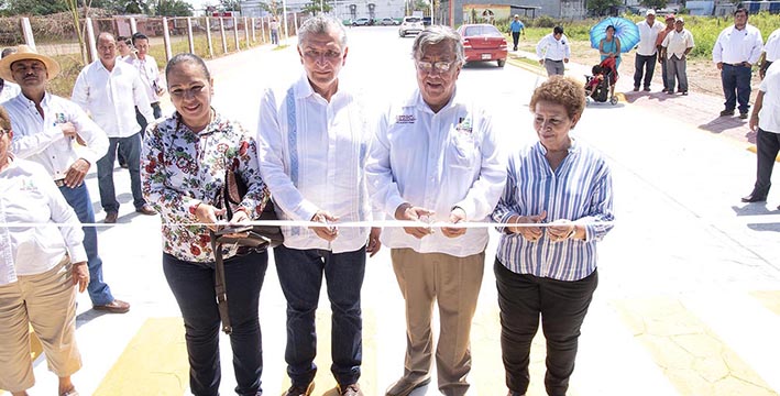 FOTO AALH ENTREGA DE OBRAS (1).jpg