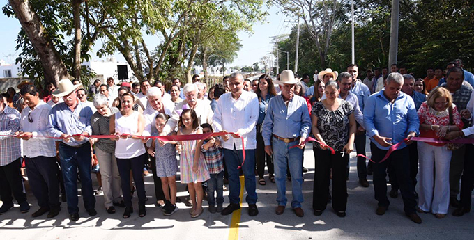 FOTO AALH ENTREGA DE PAVIMENTO  (4).jpeg