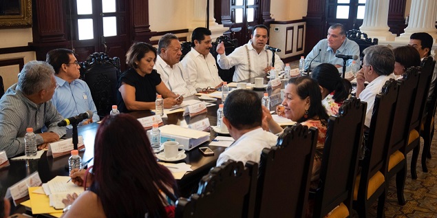 FOTO AALH-ALCALDES 3.jpeg