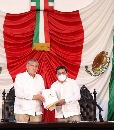 FOTO AALH-ENTREGA SEGUNDO INFORME (3).jpeg