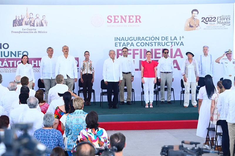 FOTO AMLO EN REFINERÍA DOS BOCAS (1).jpeg