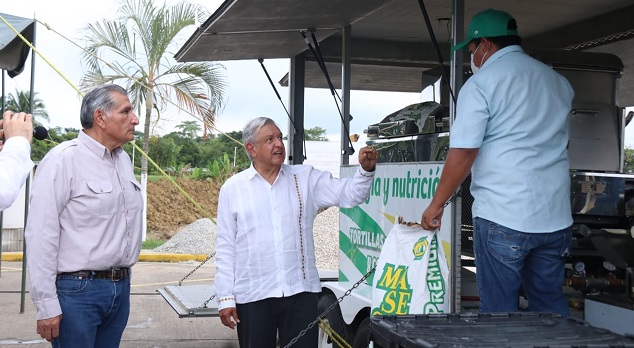 FOTO AMLO-AALH EN MACUSPANA (26).jpeg