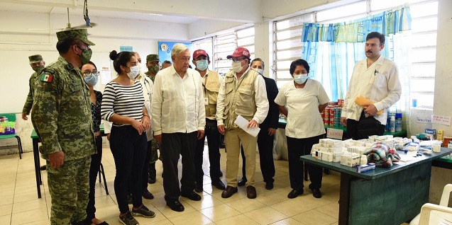 FOTO AMLO-AALH EN MACUSPANA (3).jpeg