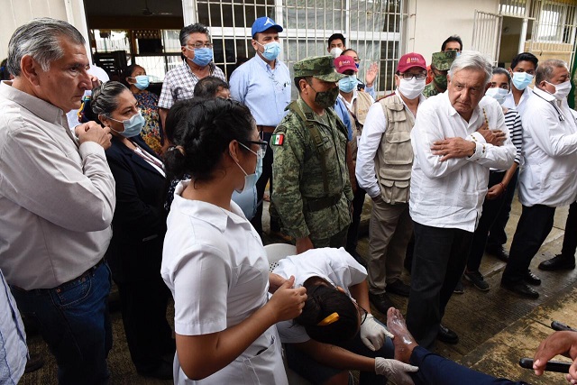 FOTO AMLO-AALH EN MACUSPANA (6).jpeg