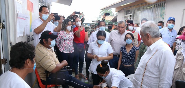 FOTO AMLO-AALH EN MACUSPANA (7).jpeg