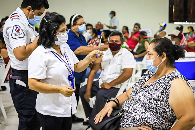 FOTO BOLETÍN 2033 SALUD VACUNACIÓN 13062021 (22).jpg