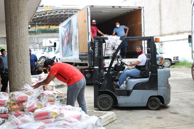 FOTO DIF APOYO A DAMNIFICADOS (4).jpeg