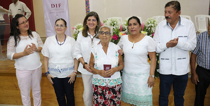 FOTO DIF APOYO DE LENTES (1).jpeg