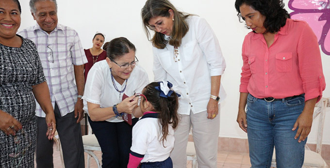 FOTO DIF APOYO DE LENTES (5).jpeg