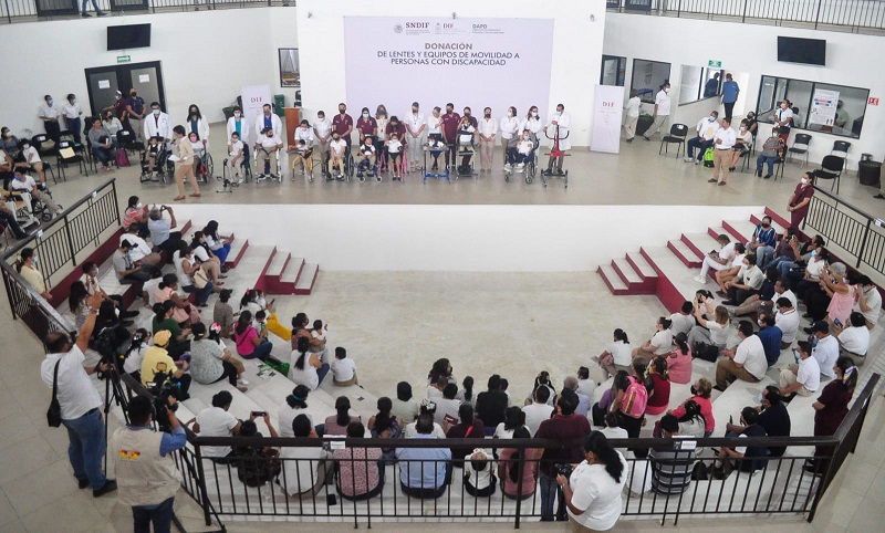 FOTO DIF ENTREGA DE EQUIPOS  (11).jpeg