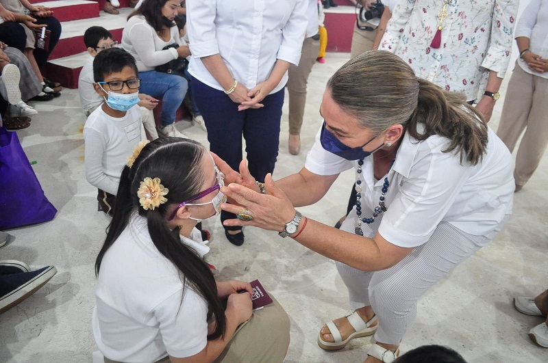 FOTO DIF ENTREGA DE EQUIPOS  (16).jpeg