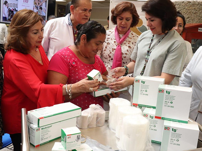 FOTO DIF ENTREGA DE MATERIAL (1).jpeg