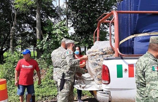 FOTO ENTREGA DE APOYOS (10).jpeg