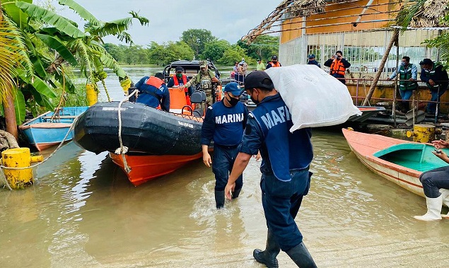 FOTO ENTREGA DE AYUDA (17).jpeg