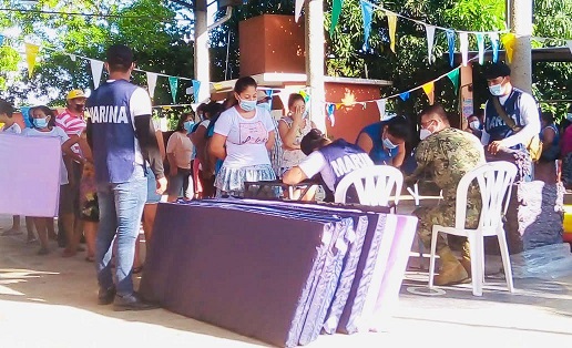 FOTO ENTREGA DE AYUDA (3).jpeg