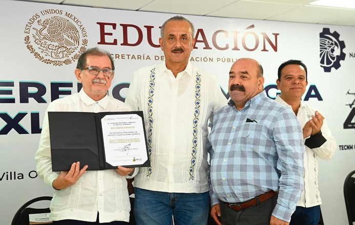 FOTO GOBERNADOR  (7).jpeg