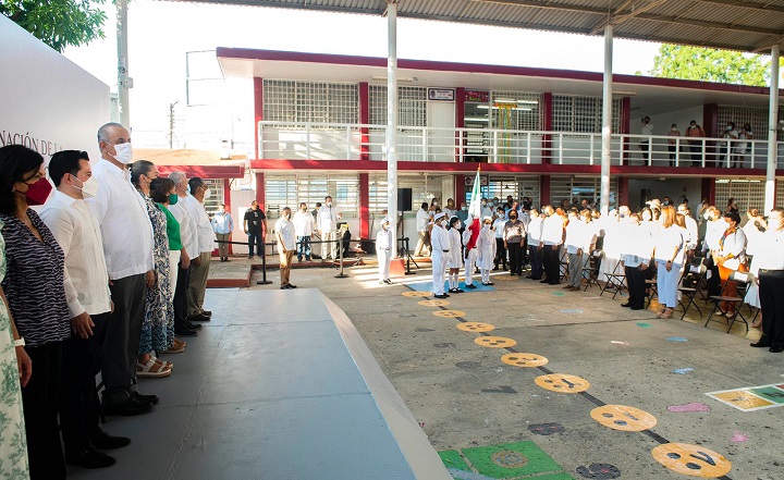 FOTO GOBERNADOR INICIO DE CICLO ESCOLAR  (10).jpeg