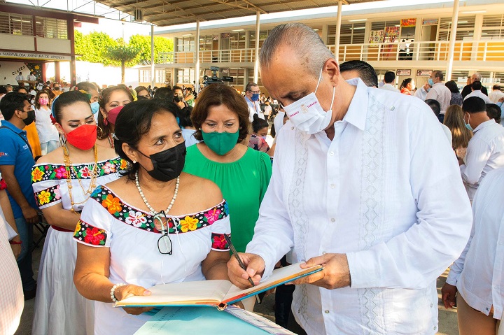 FOTO GOBERNADOR INICIO DE CICLO ESCOLAR  (44).jpeg