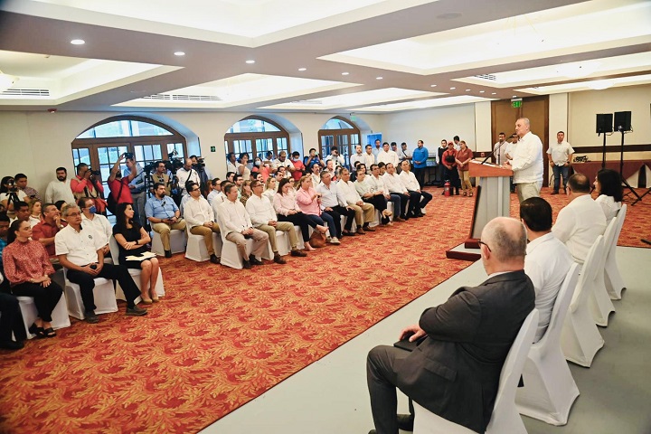 FOTO GOBERNADOR MERINO  (14).jpeg