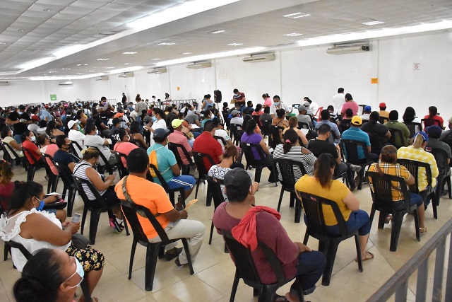 FOTO VACUNACIÓN CENTLA 10082021 (9).jpg