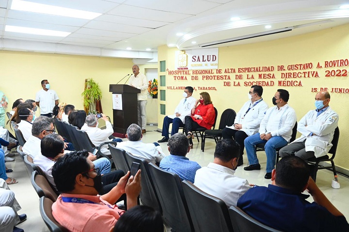 MERINO TOMA DE PROTESTA HOSPITAL ROVIROSA (4).jpeg