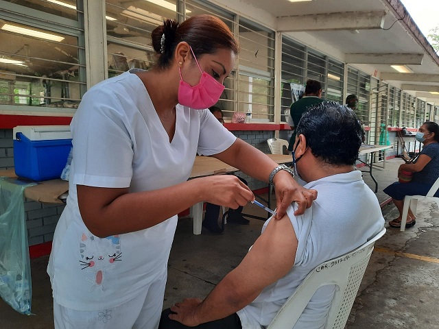 VACUNACIÓN CÁRDENAS-SEDE COBATAB 5 (10)_0.jpg