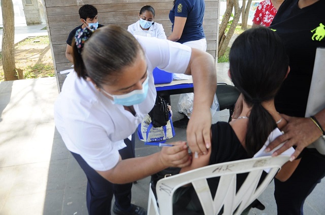 VACUNACIÓN CENTRO PLAZA DE ARMAS 20042022  (2).jpg